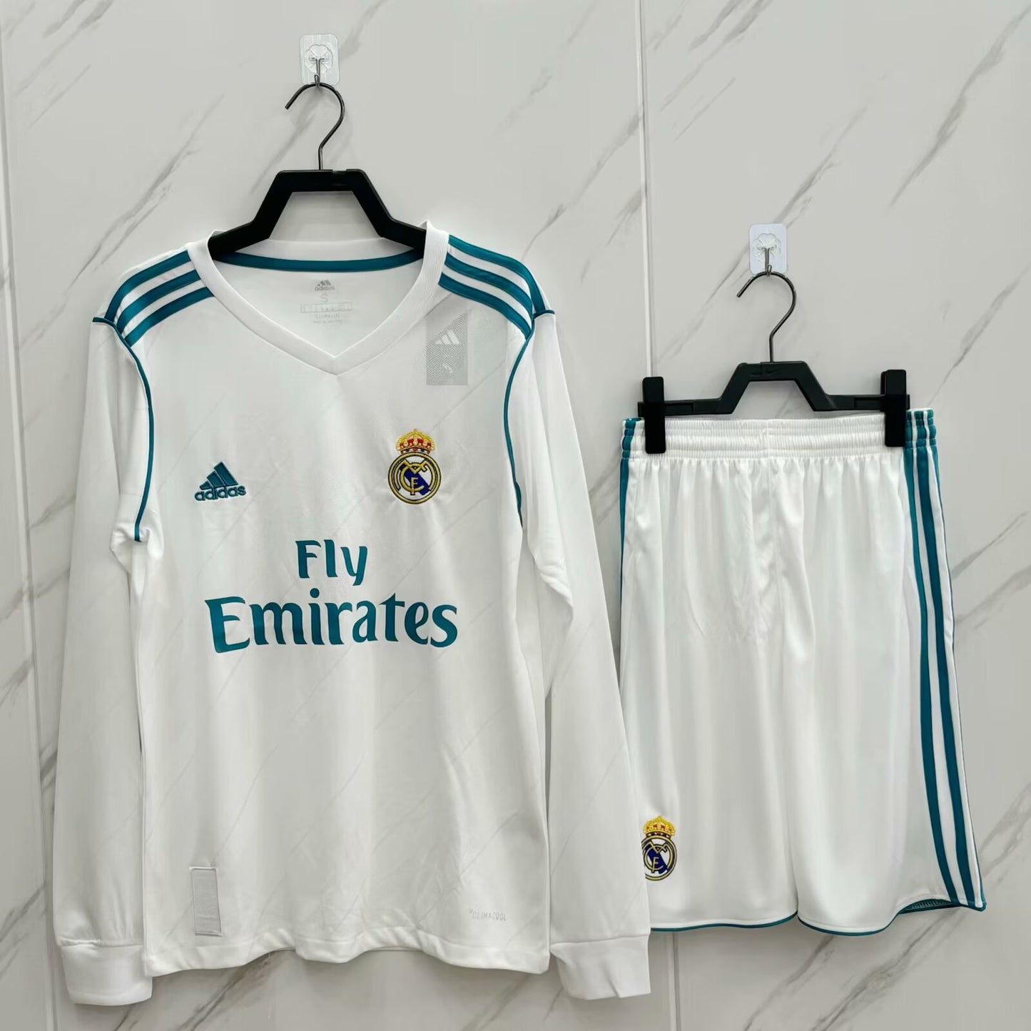 Real Madrid 2017-18 Retro Long Sleeve Jersey – Vintage White Shirt